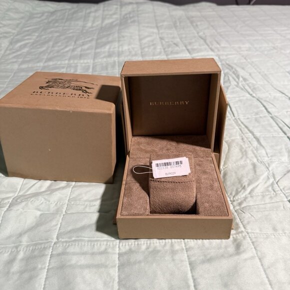 Genuine Burberry Watch Box Only, w/ Tag and Manual - Picture 3 of 3